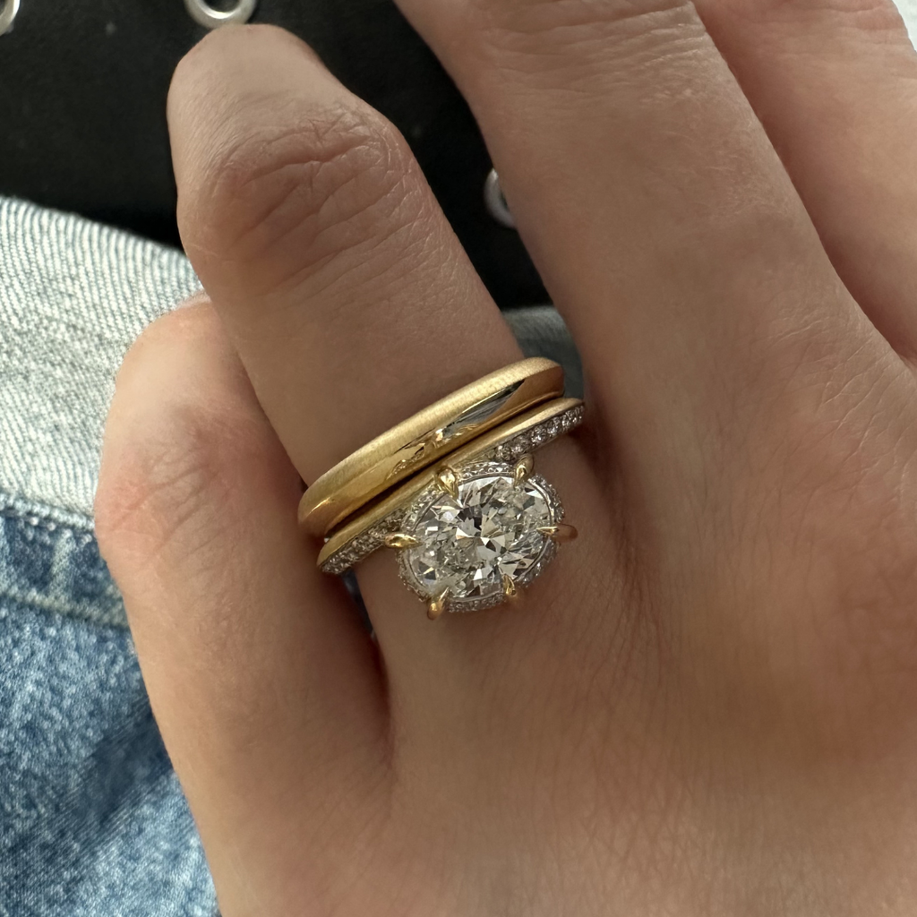 Hanging Scarlett Oval Ring