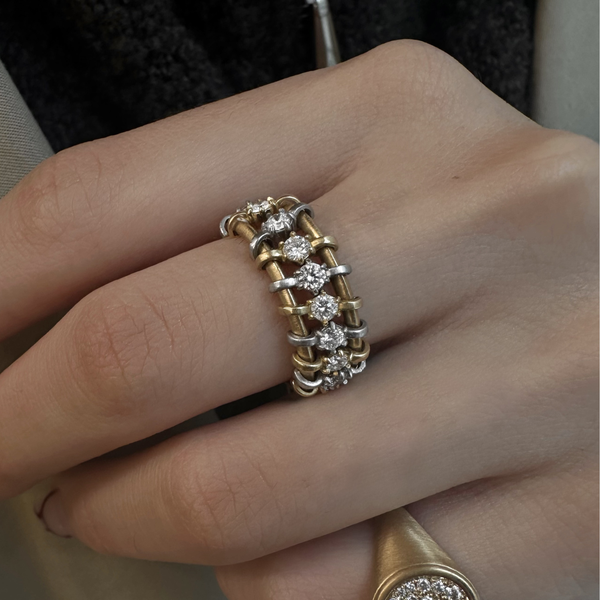 Penelope Single Row Floating Diamond Ring