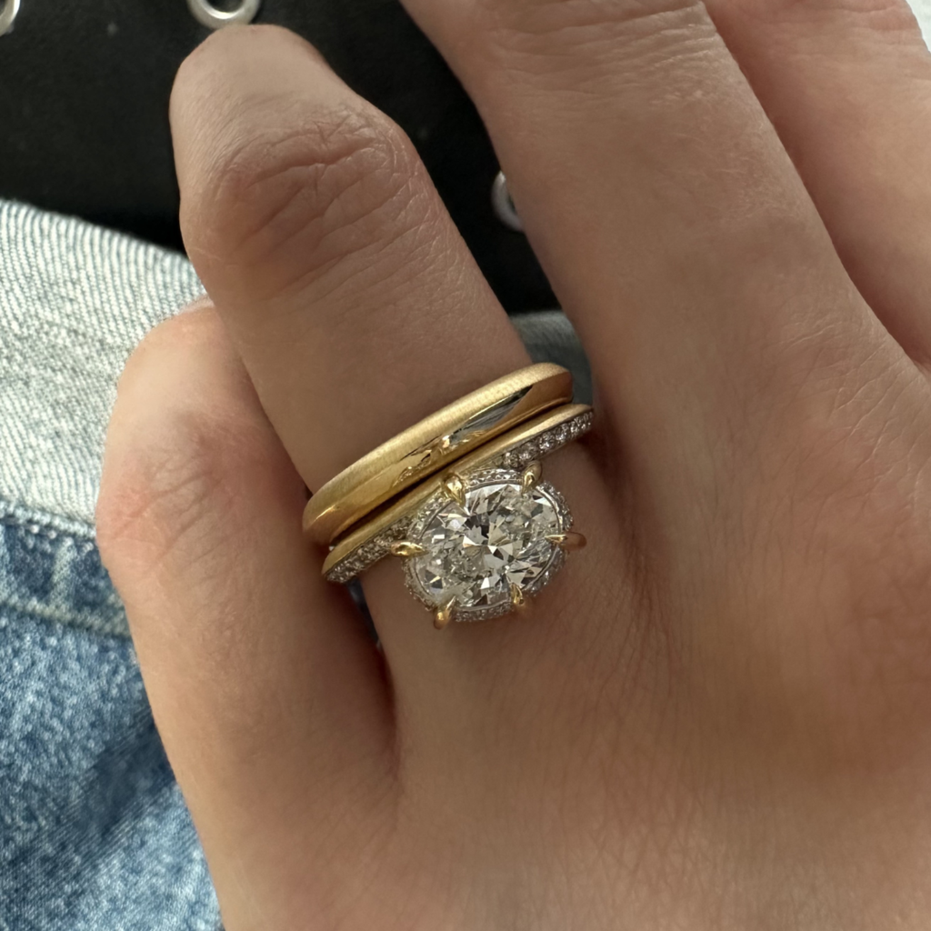 Hanging Scarlett Oval Ring