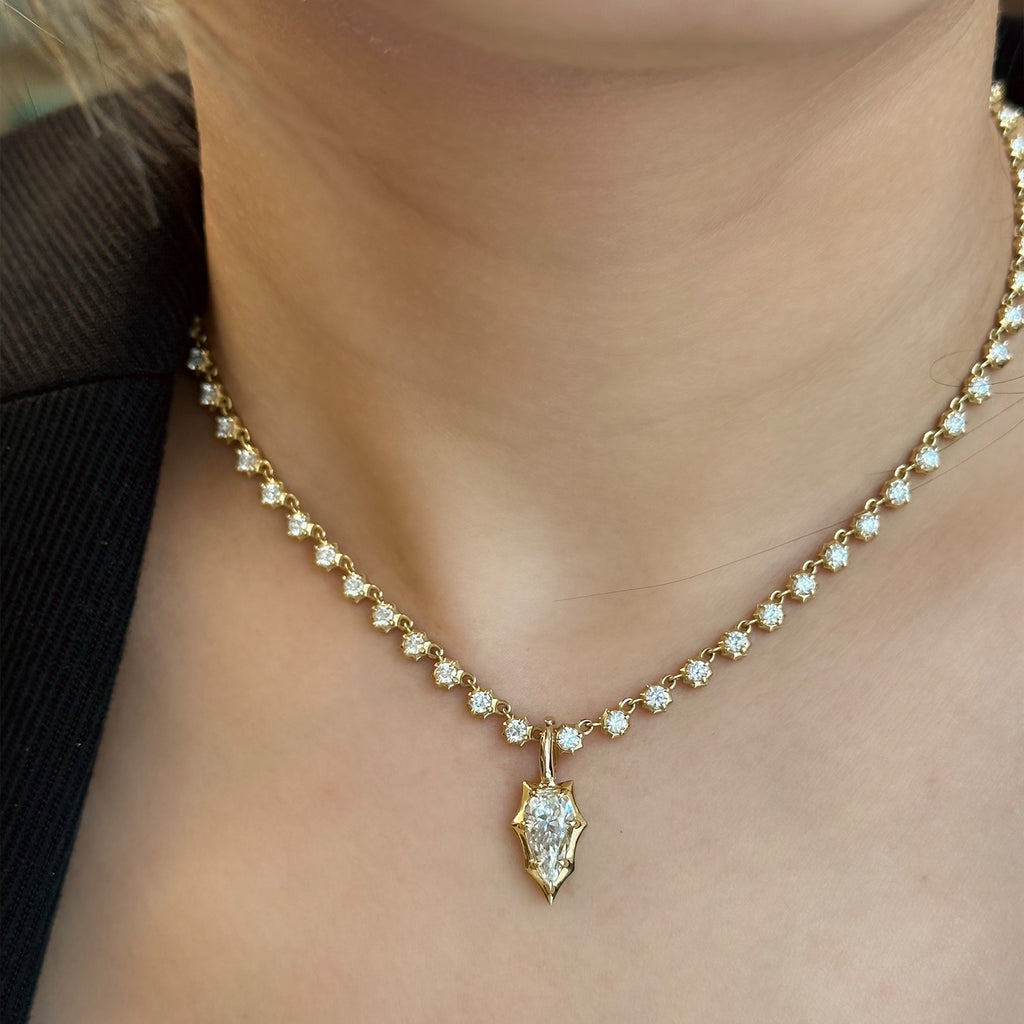 Hanging Envoy Charm (2.01tcw)