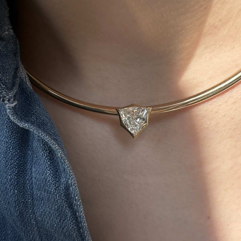 OOK Plié Collar Trillion Solitaire