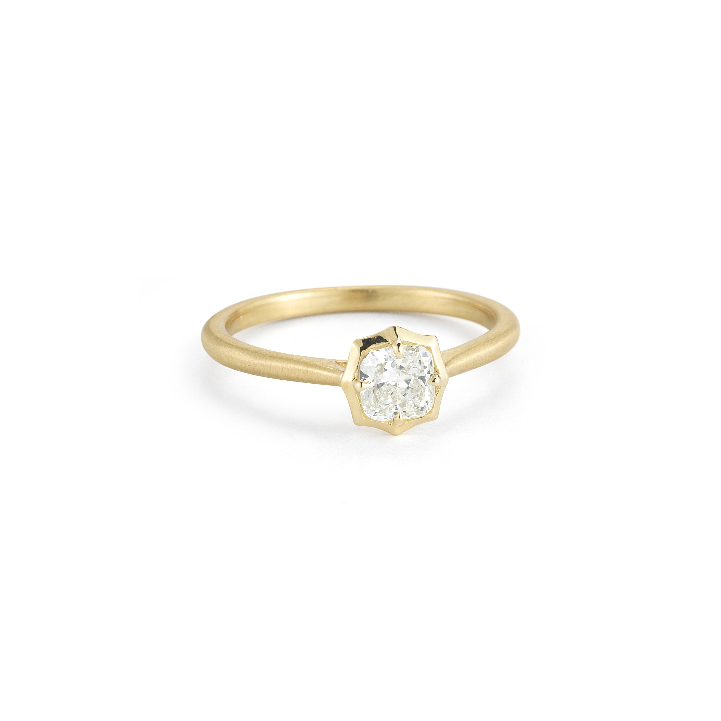Clara Solitaire Ring in 18K Yellow Gold