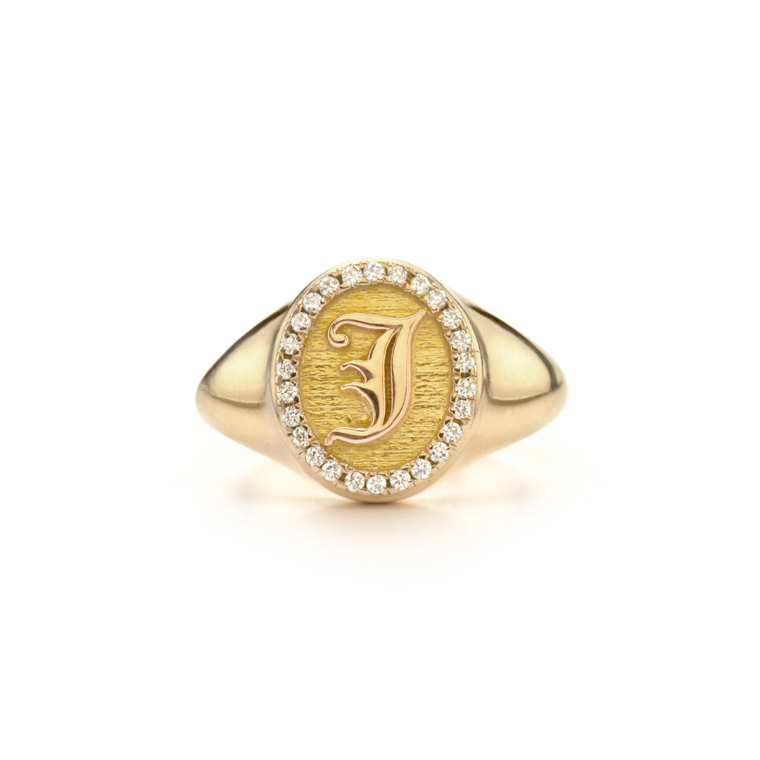Letter Signet Ring in 18K Yellow Gold