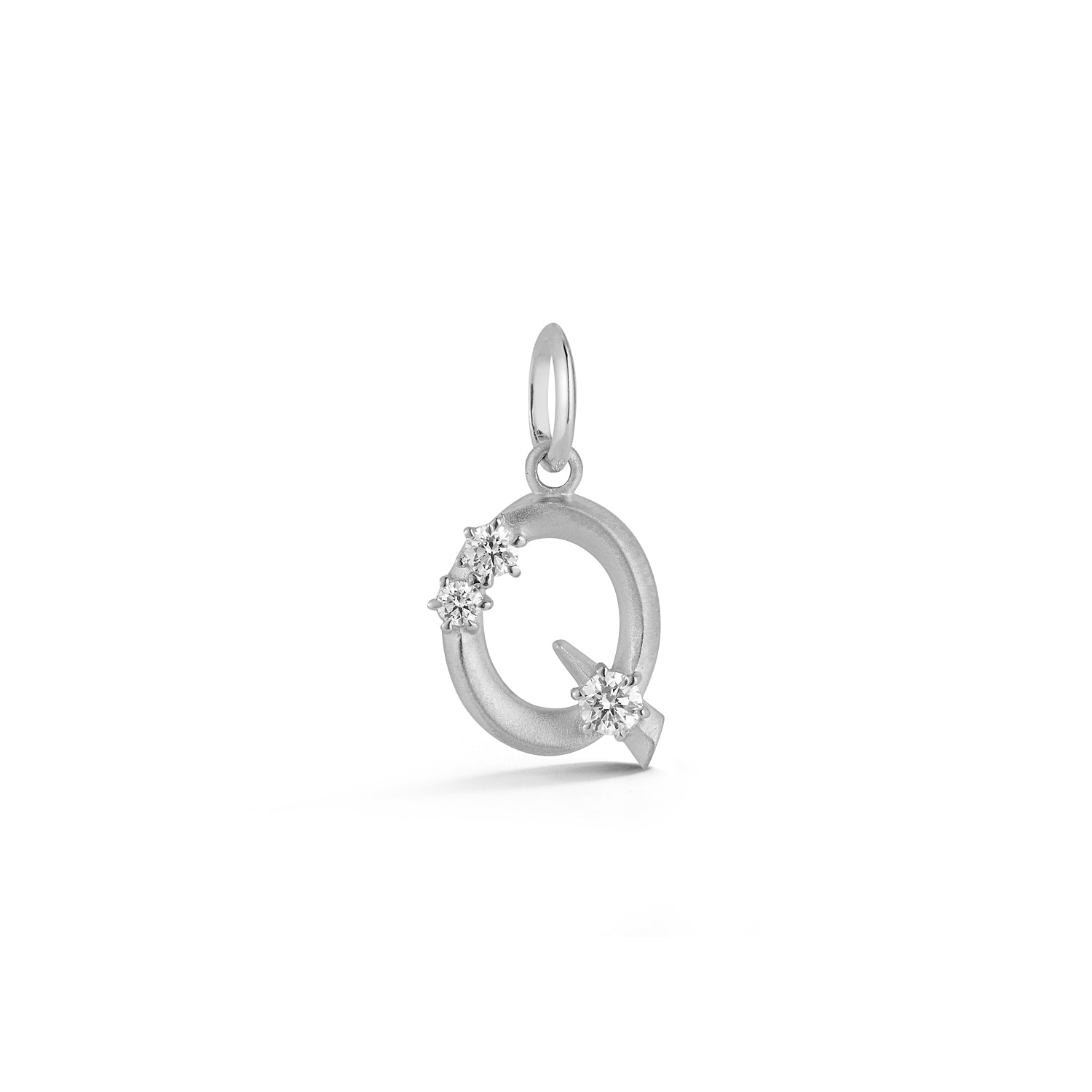 Letter Q in 18K Silver Gold
